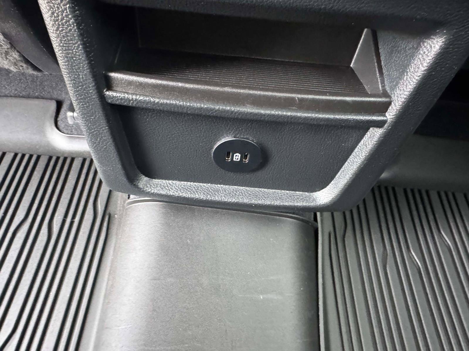 Certified 2024 Ford Edge SE image 20