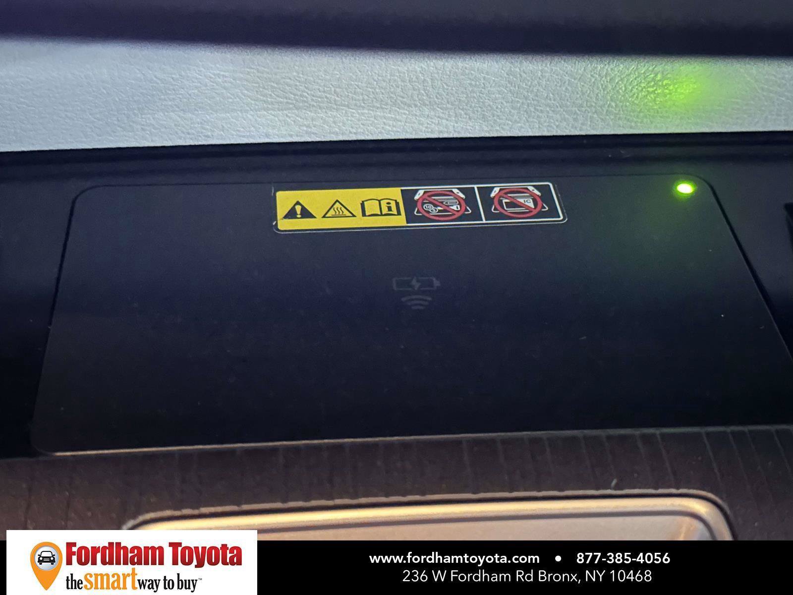 Used 2025 Toyota Sienna LE FWD image 27