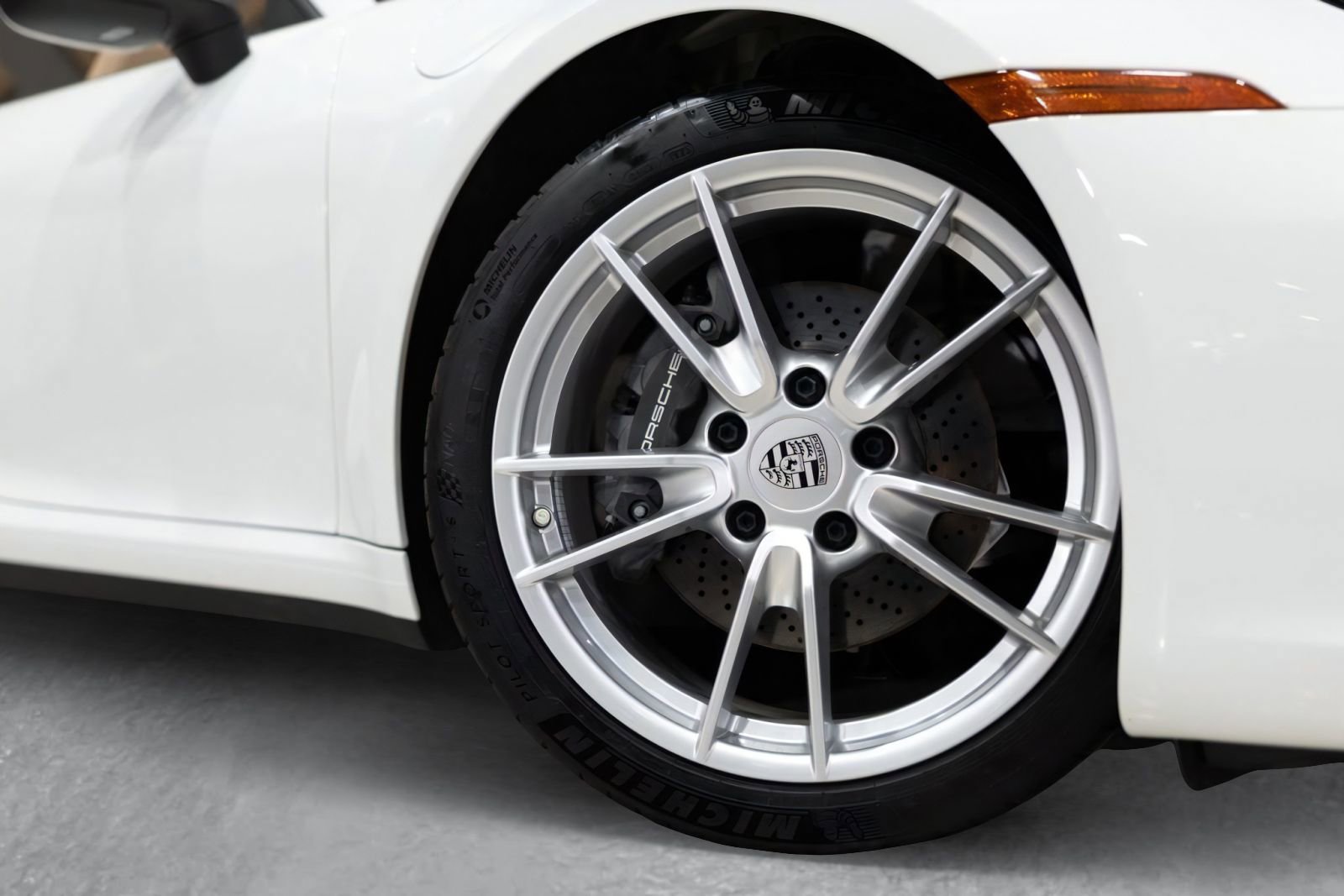 Used 2024 Porsche 911 Carrera RWD image 7