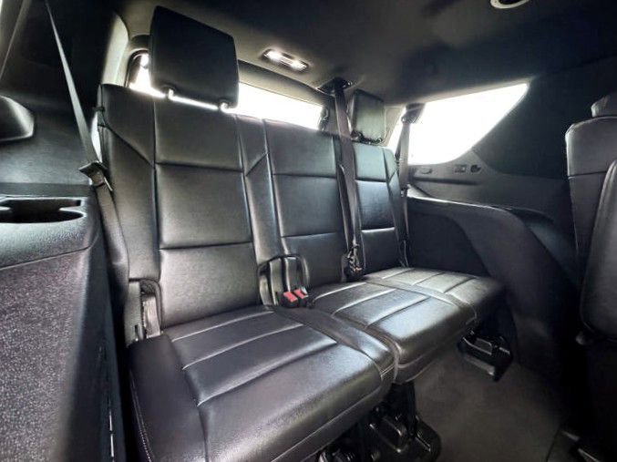 Used 2021 Cadillac Escalade Luxury image 16