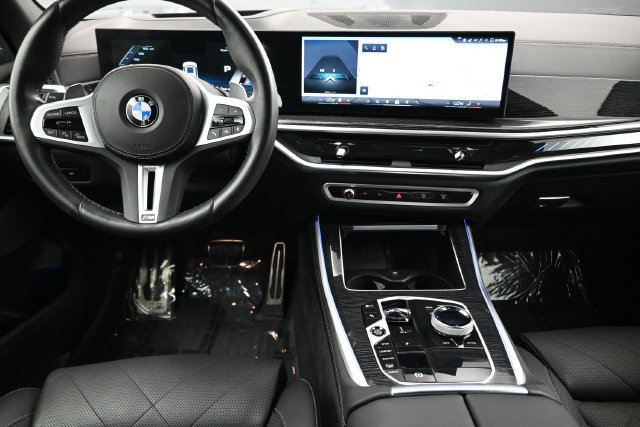 Used 2025 BMW X5 M60i AWD/4WD image 15