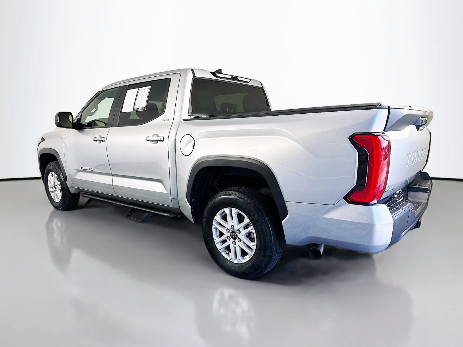 Used 2025 Toyota Tundra SR5 w/ SR5 Premium Package AWD/4WD image 5