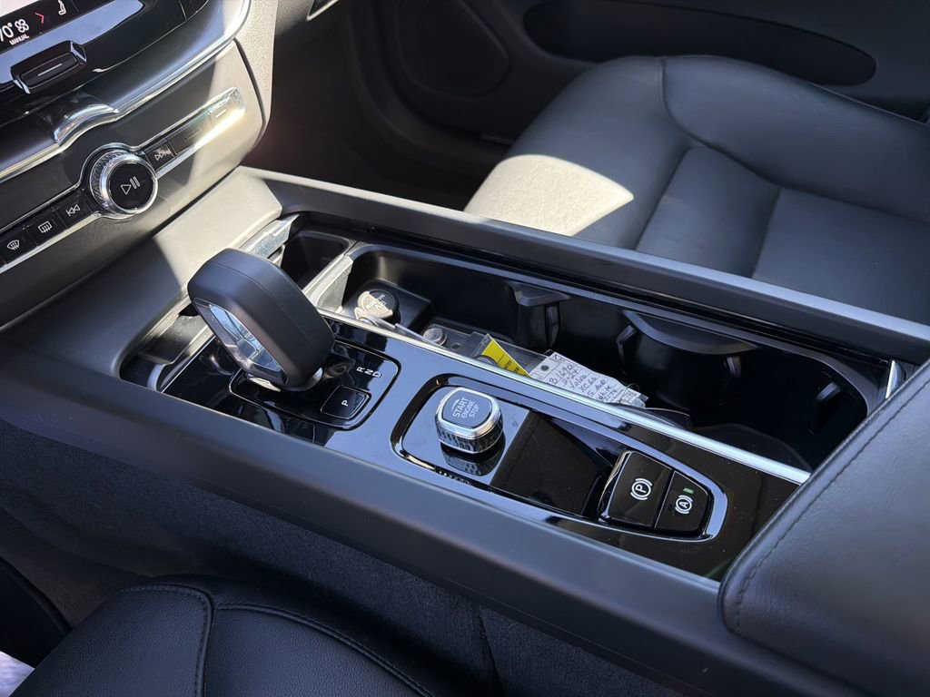 Used 2024 Volvo XC60 B5 Core image 31