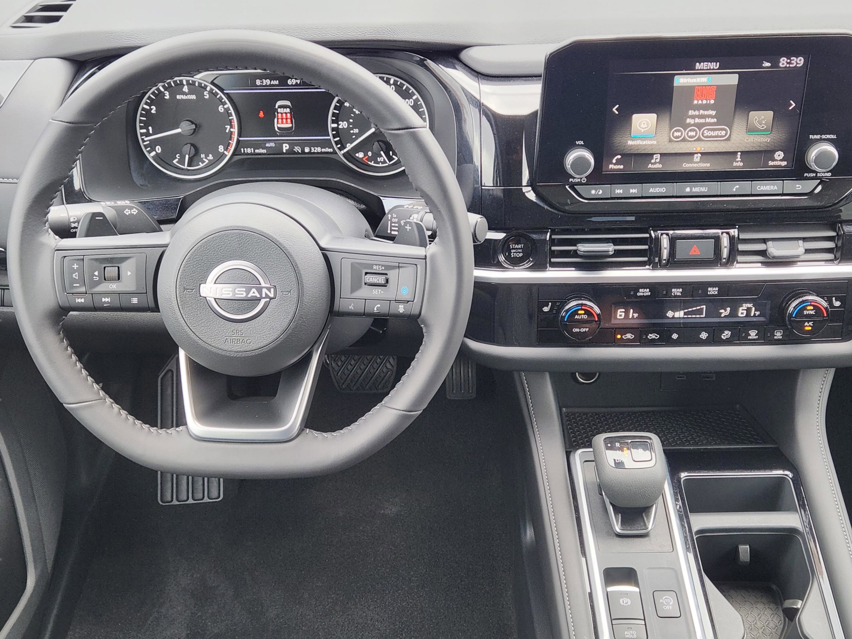 Used 2025 Nissan Pathfinder SV w/ Black Appearance Package image 26