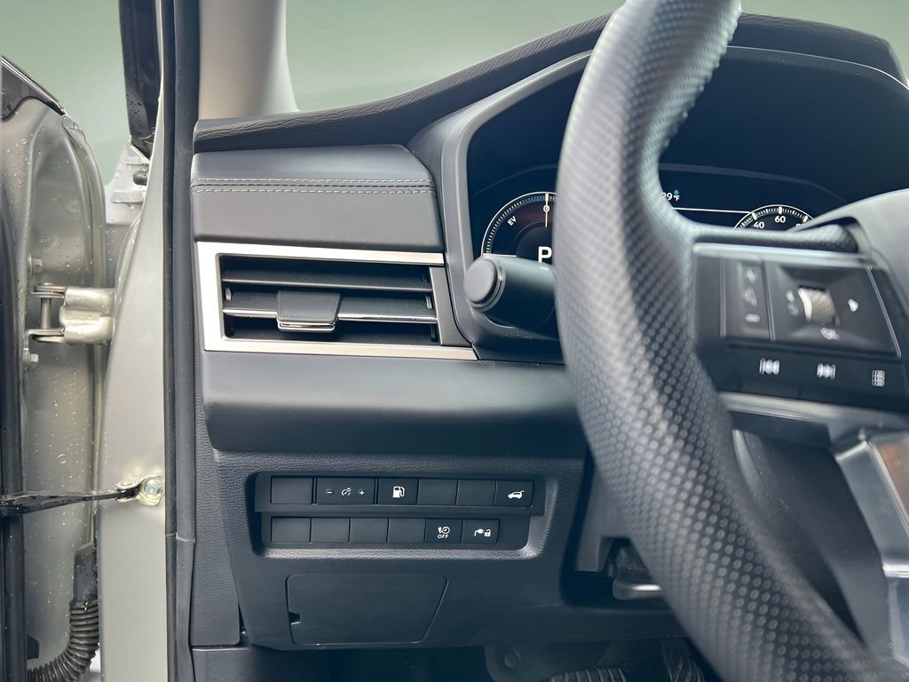 Used 2024 Mitsubishi Outlander SE image 14