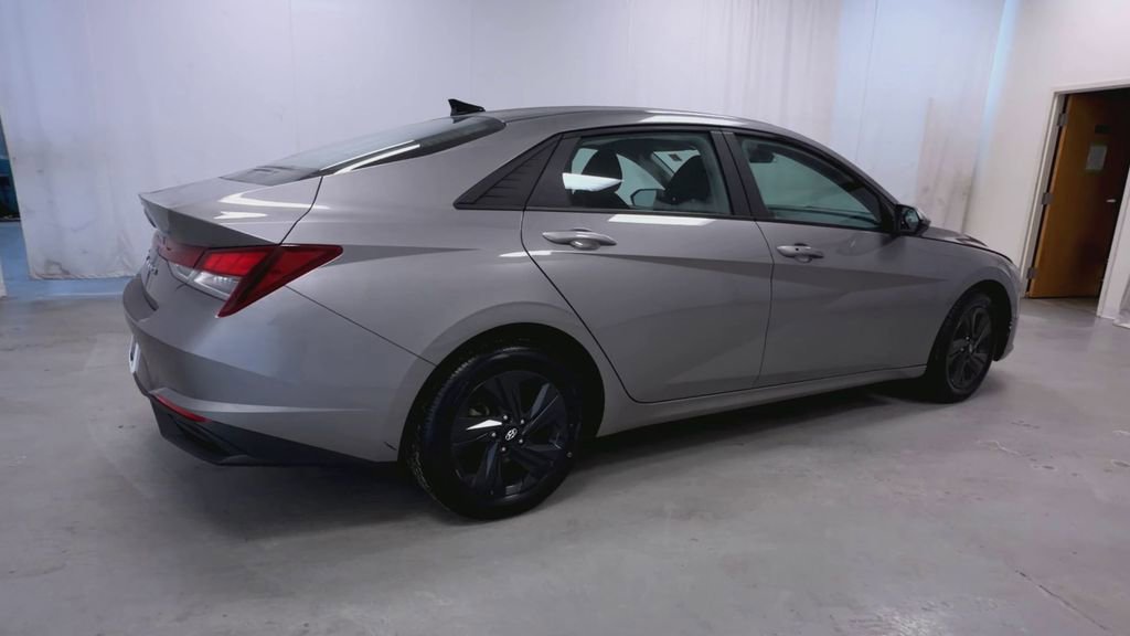 Used 2023 Hyundai Elantra SEL image 8