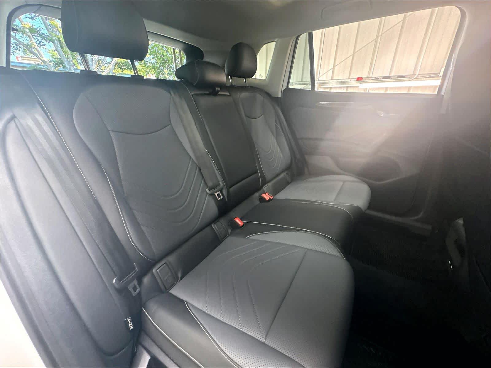 Used 2026 Volkswagen Tiguan SE w/ Panoramic Sunroof Package AWD/4WD image 28