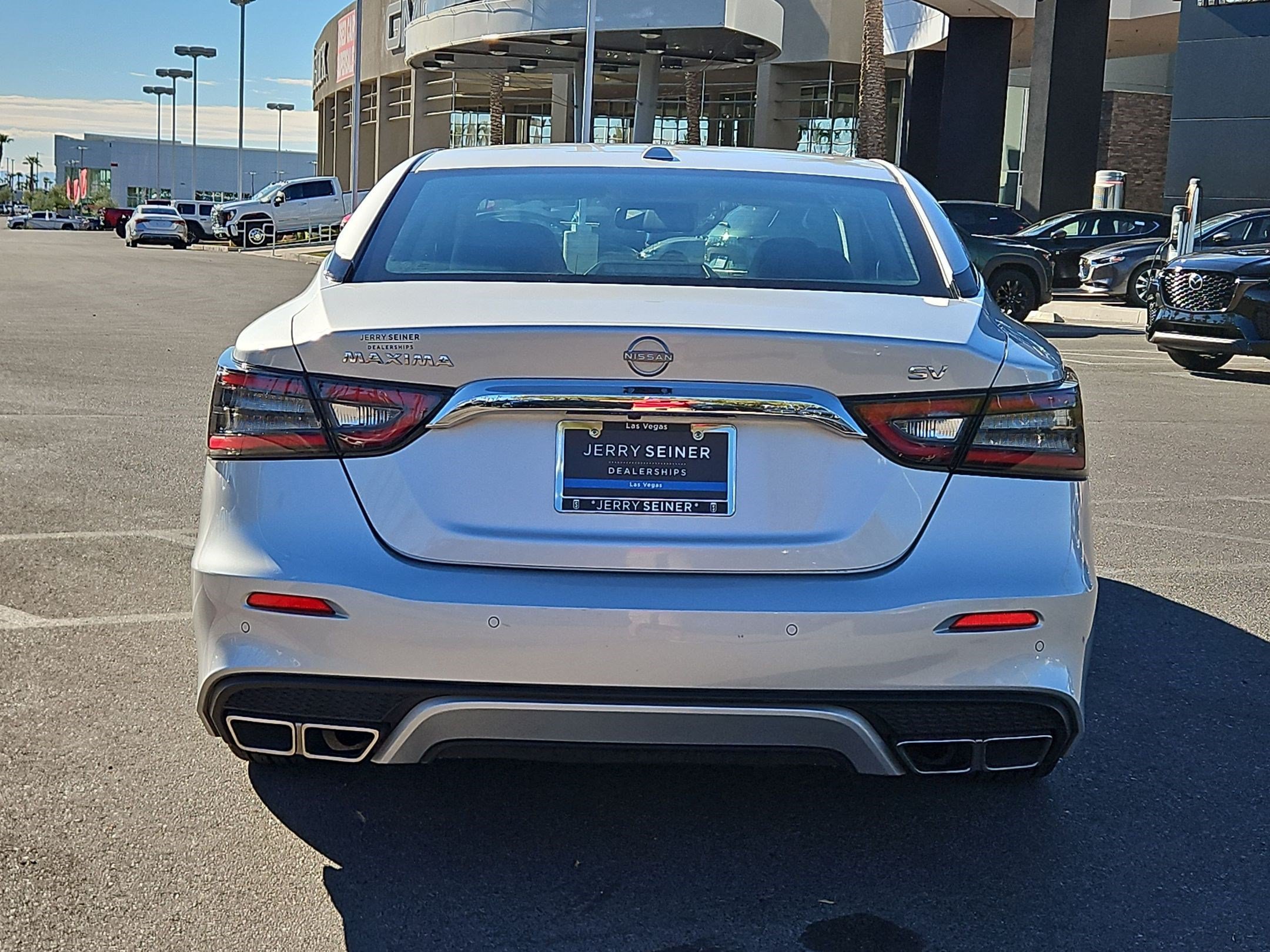 Used 2023 Nissan Maxima SV w/ Floor Mat Group FWD image 4