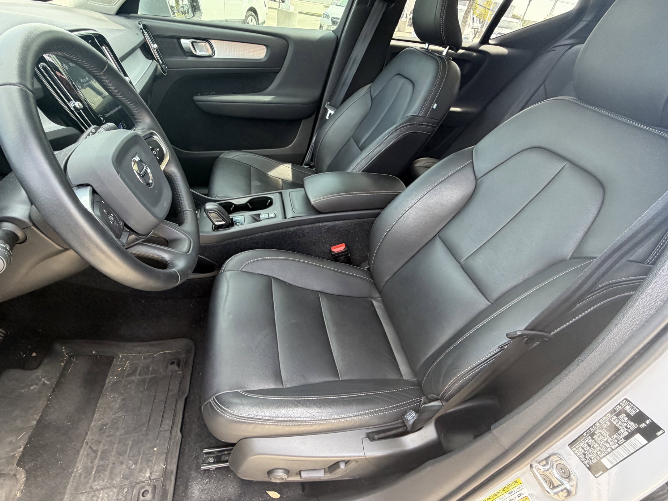 Used 2020 Volvo XC40 T5 Momentum w/ Protection Package Premier AWD/4WD image 24