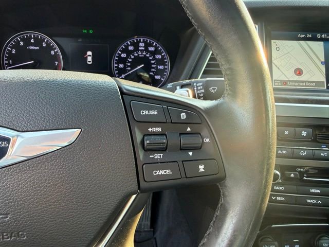 Used 2015 Hyundai Genesis 5.0 RWD image 18
