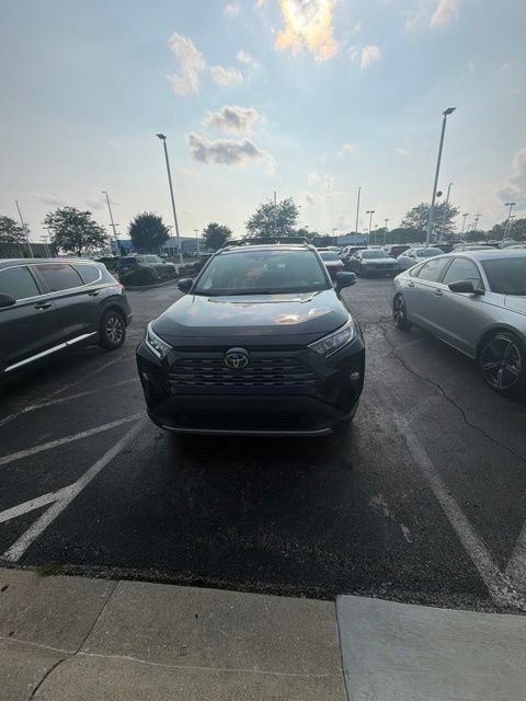 Used 2021 Toyota RAV4 Limited AWD/4WD image 4