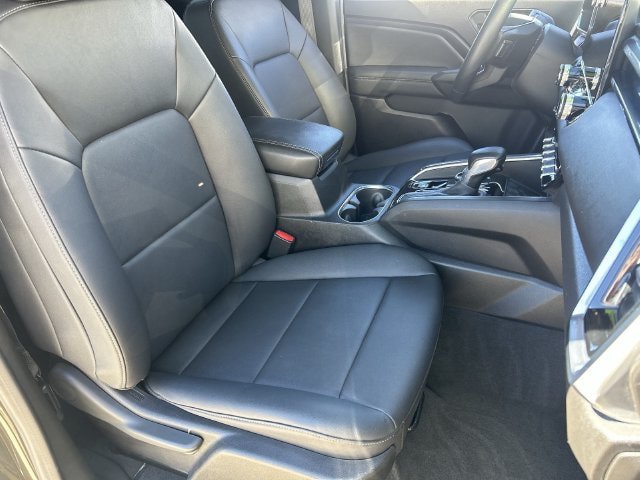 Used 2024 GMC Canyon Elevation w/ Elevation Premium Package AWD/4WD image 12