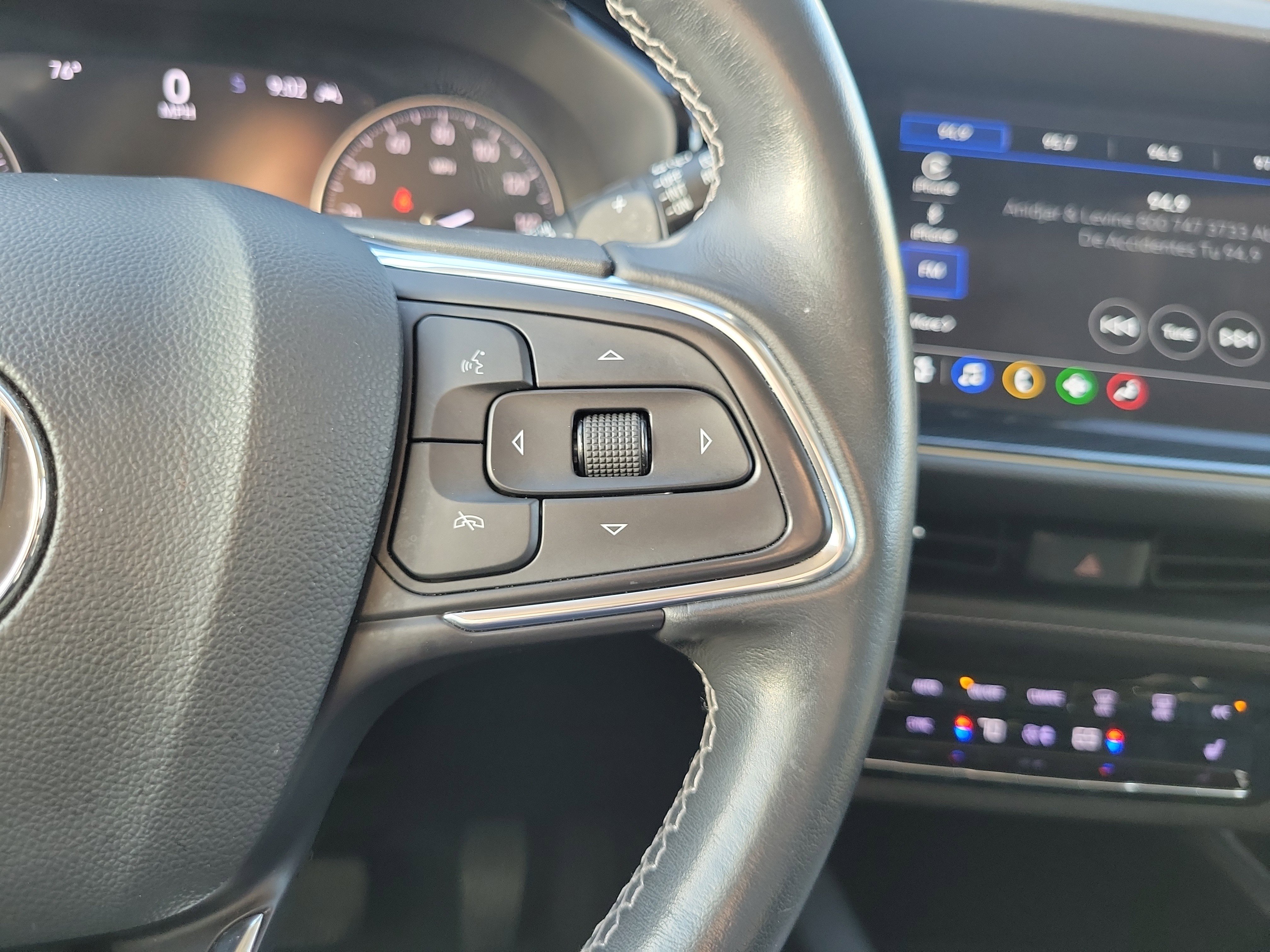 Used 2023 Buick Envision Essence image 21