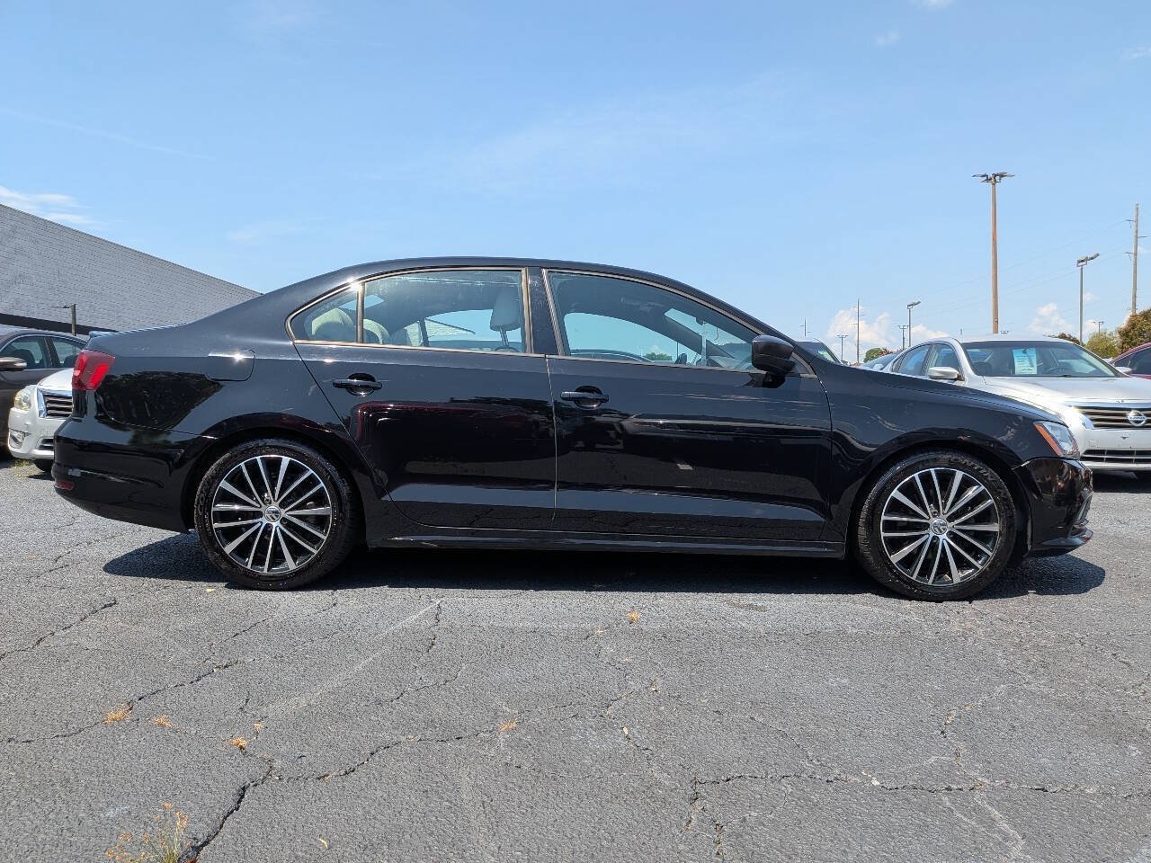 Used 2016 Volkswagen Jetta Sport w/ Lighting Package FWD image 16