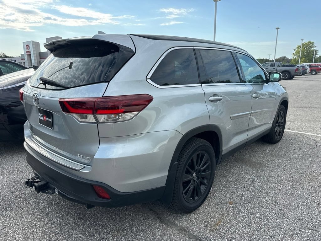 Used 2019 Toyota Highlander SE AWD/4WD image 5