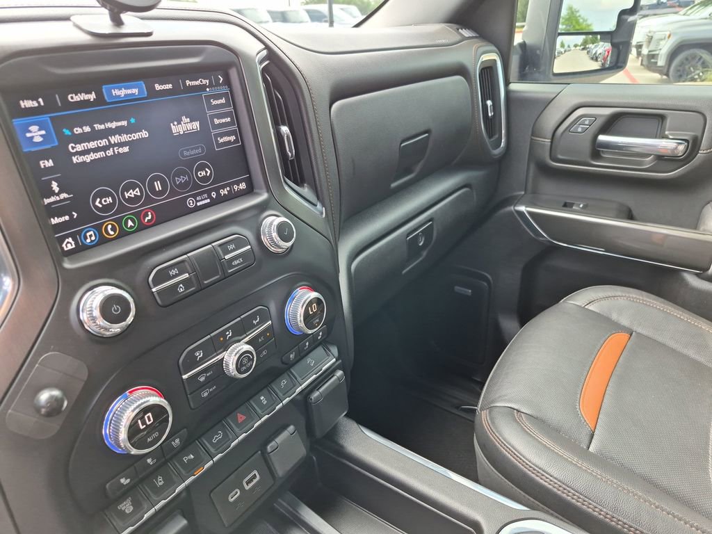 Used 2022 GMC Sierra 2500 AT4 w/ AT4 Premium Plus Package AWD/4WD image 27