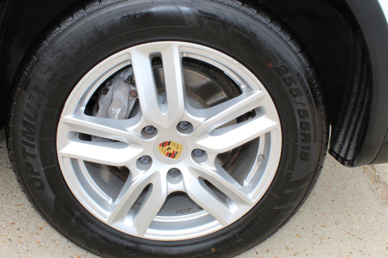 Used 2016 Porsche Cayenne AWD/4WD image 40