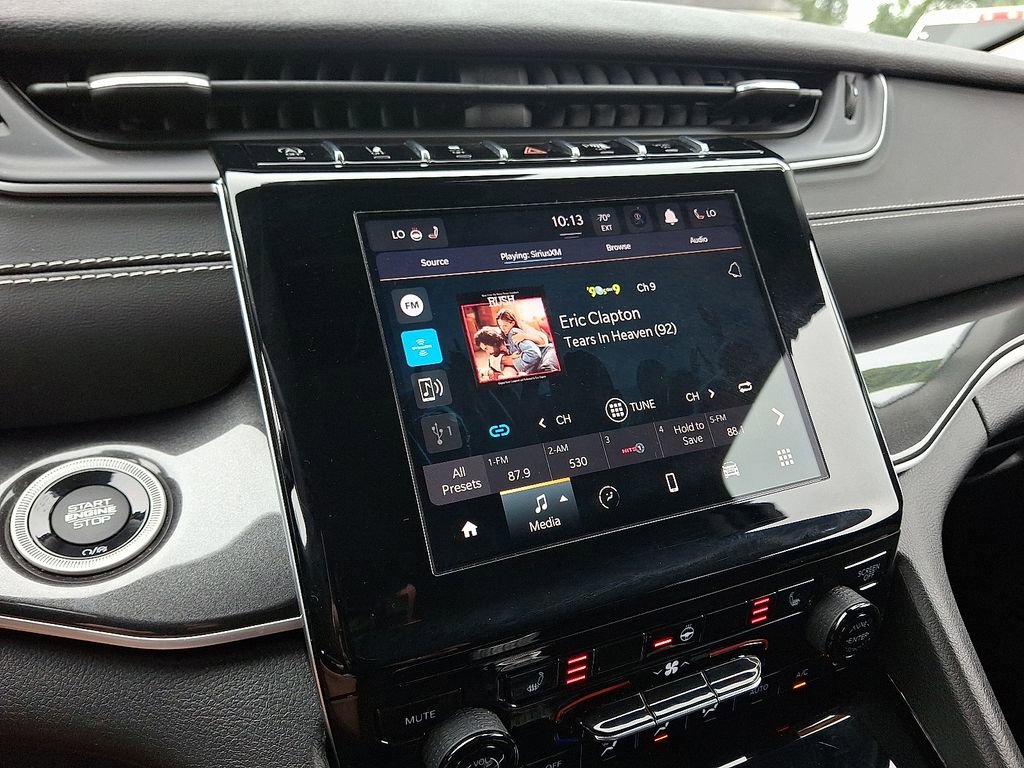 Used 2022 Jeep Grand Cherokee L Laredo w/ Luxury Tech Group I image 17