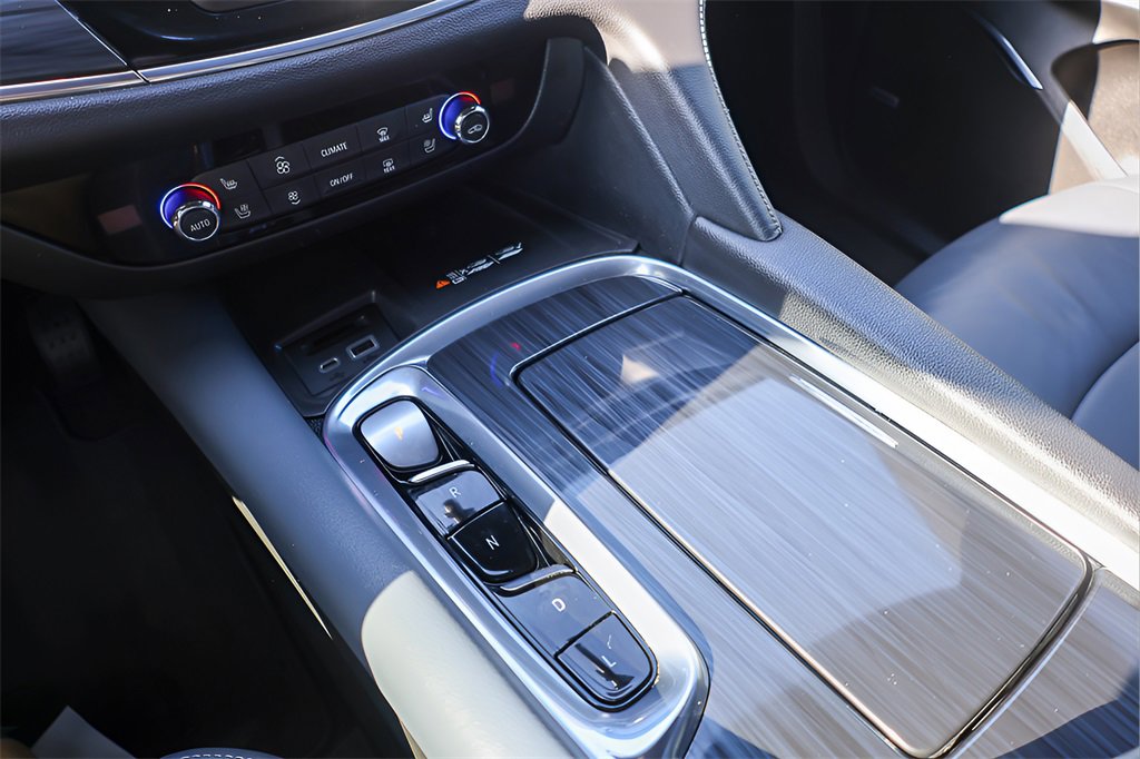 Used 2024 Buick Enclave Premium image 18
