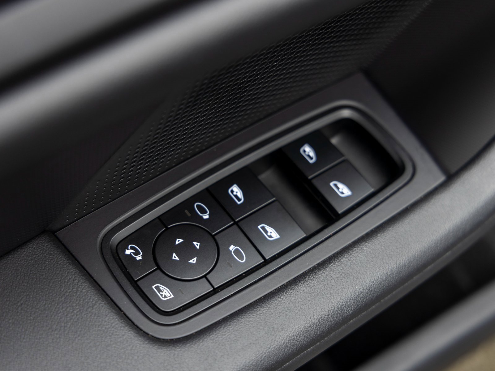 Certified 2023 Porsche Taycan 4 Cross Turismo image 22