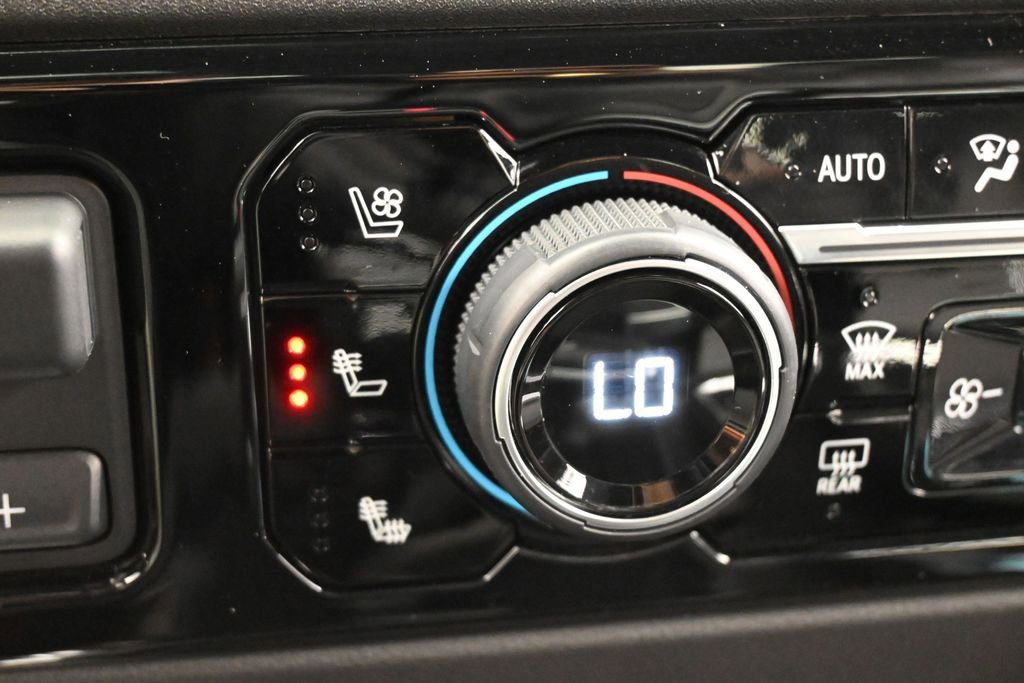 Used 2024 Chevrolet Silverado 1500 LTZ RWD image 31
