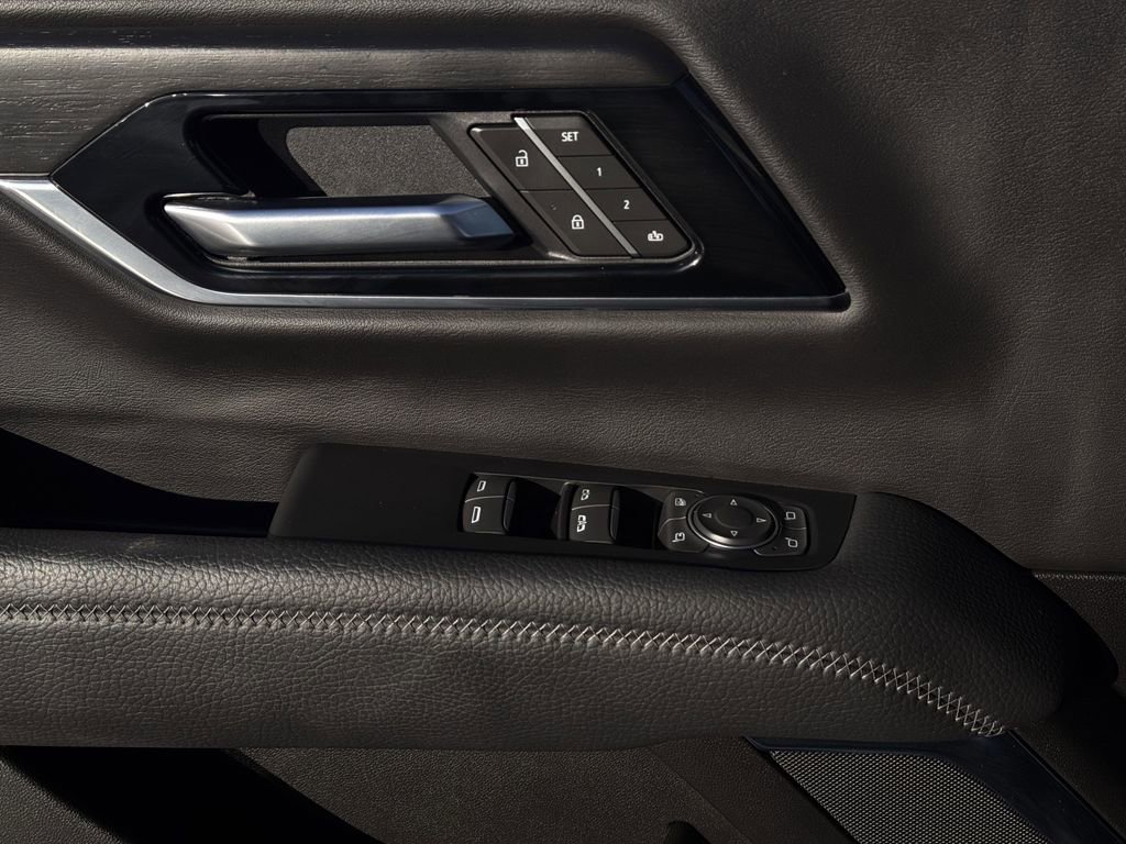 Used 2025 GMC Yukon Denali image 22