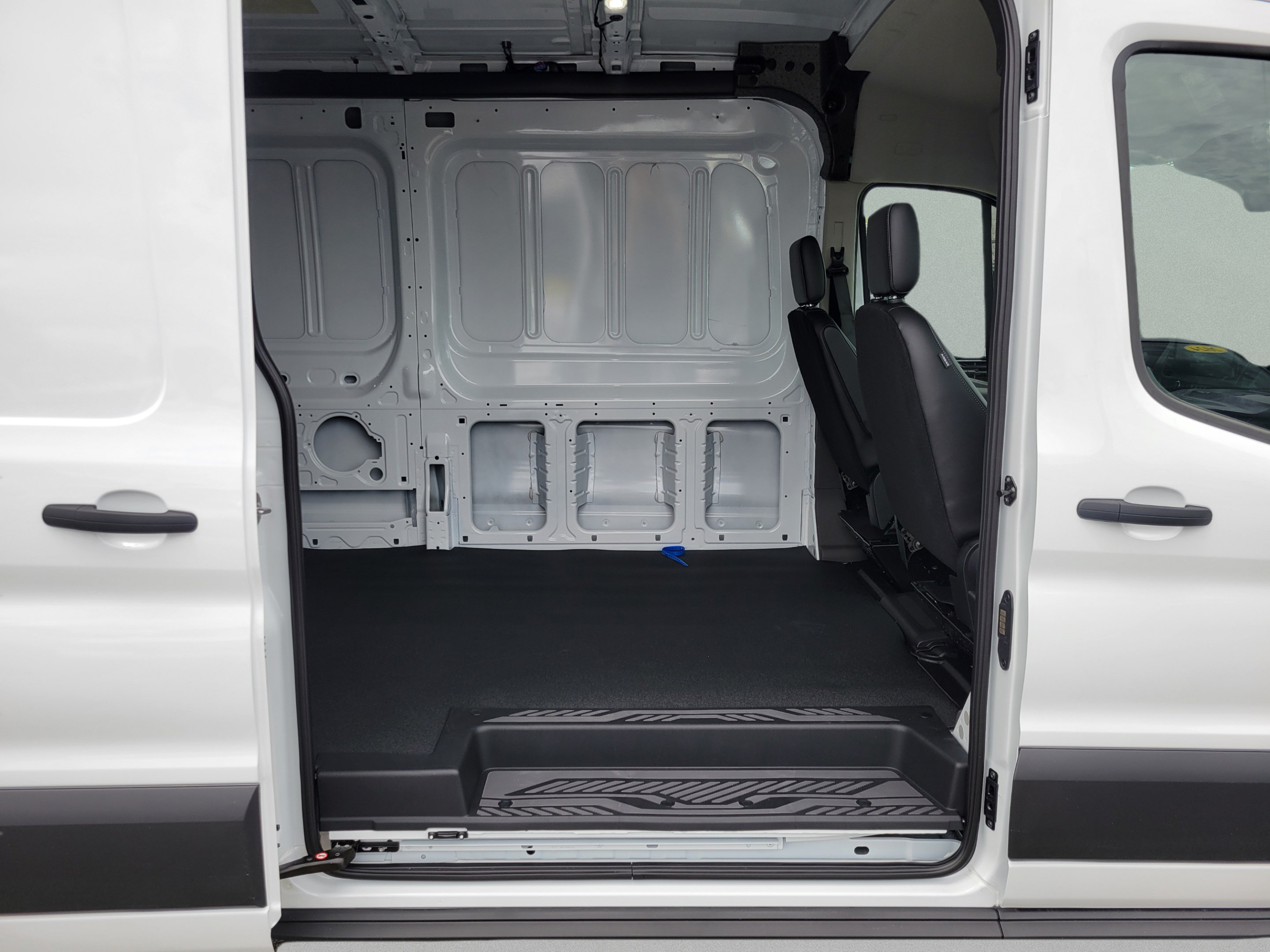 New 2026 Ford Transit 250 148 Medium Roof w/ Load Area Protection Package RWD image 7