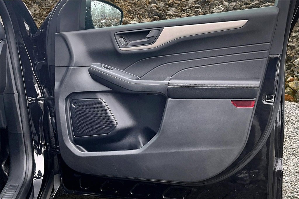 Used 2022 Ford Escape SE image 21