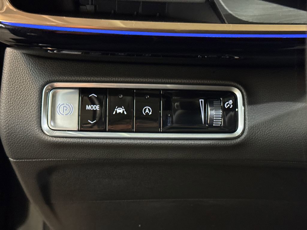 Certified 2025 Buick Envision Avenir image 19