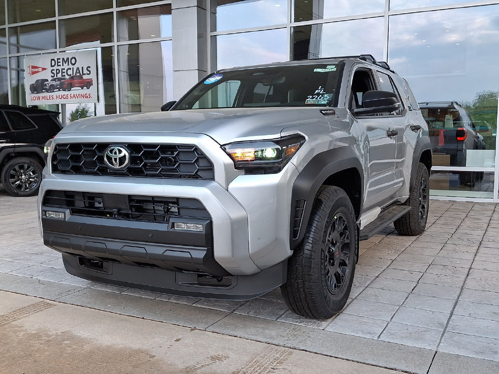 New 2026 Toyota 4Runner TRD Off-Road Premium AWD/4WD image 2