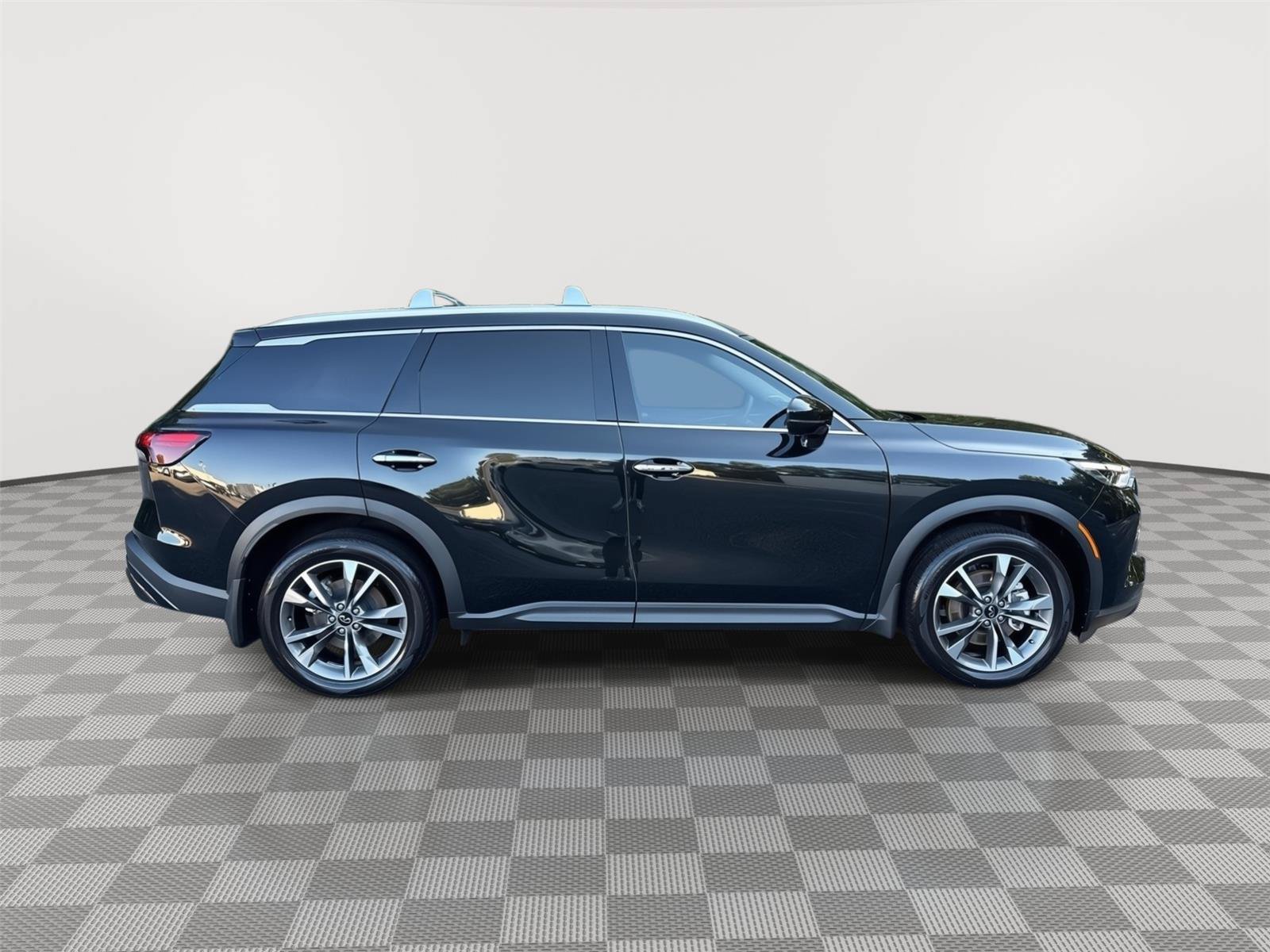 Used 2025 INFINITI QX60 Luxe w/ Cargo Package FWD image 5