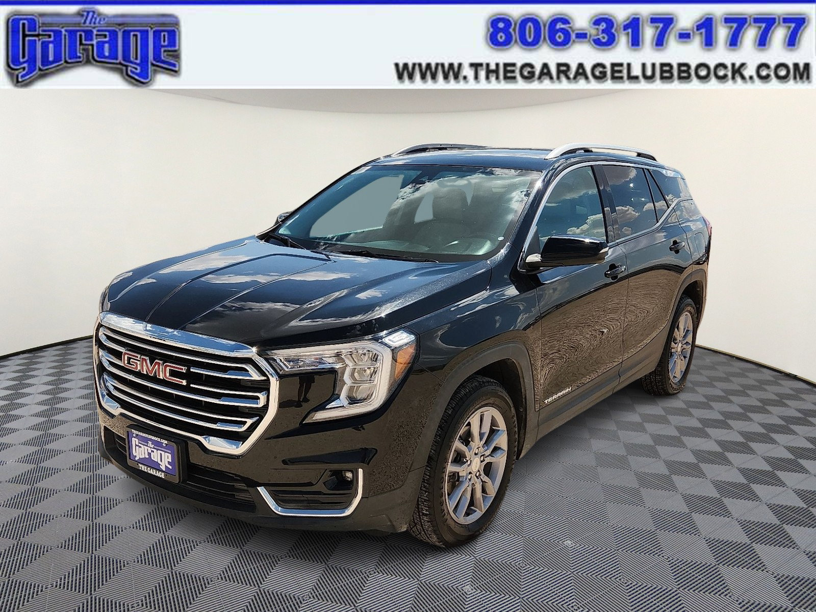 Used 2022 GMC Terrain SLT AWD/4WD image 1