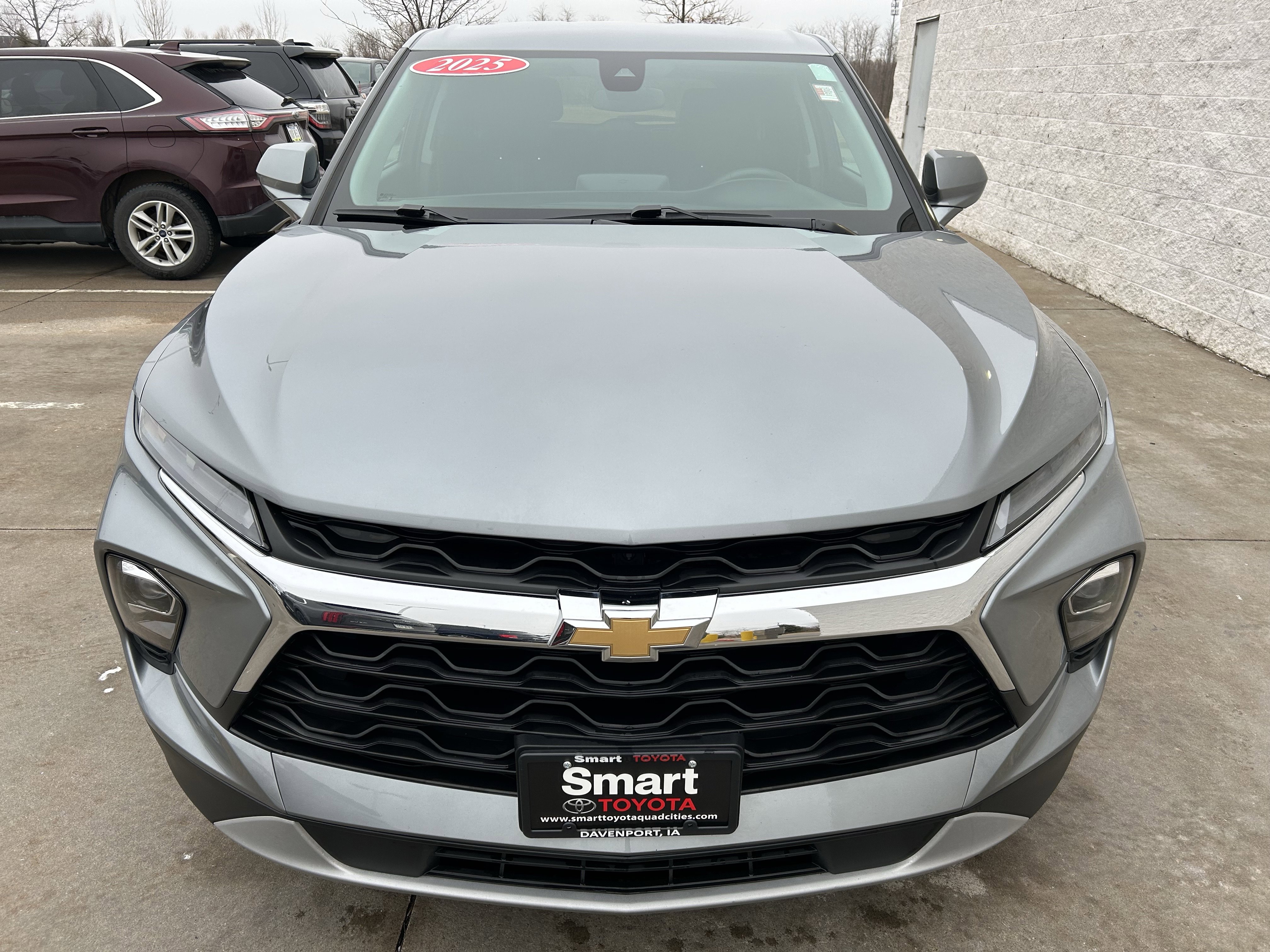 Used 2025 Chevrolet Blazer LT image 2