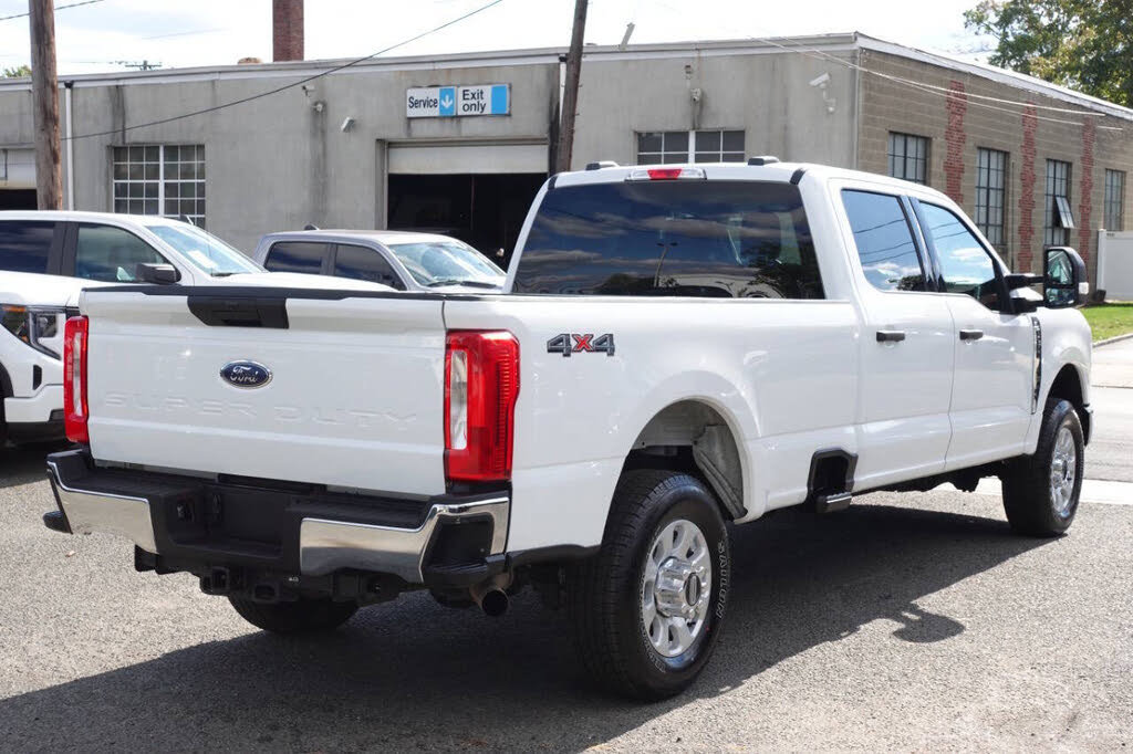 Used 2023 Ford F250 XLT AWD/4WD image 4