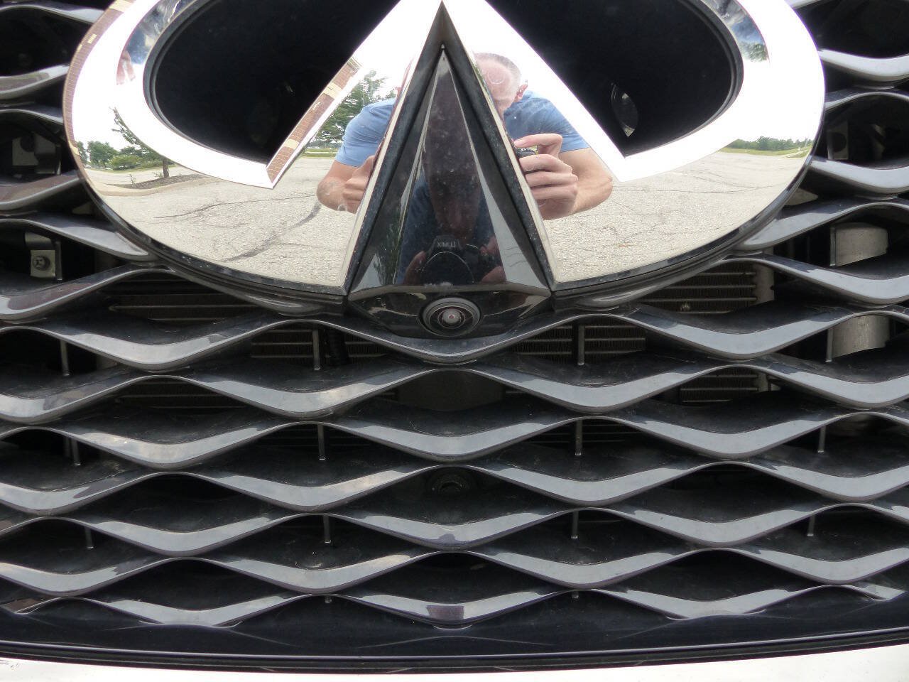 Used 2022 INFINITI QX80 Premium Select w/ Cargo Package AWD/4WD image 16
