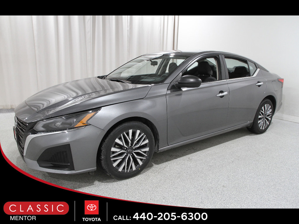 Used 2024 Nissan Altima 2.5 SV image 3