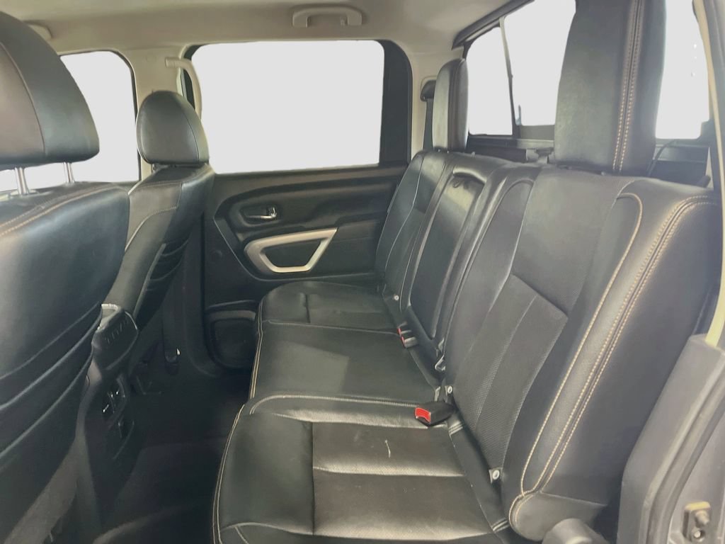 Used 2018 Nissan Titan SL AWD/4WD image 25