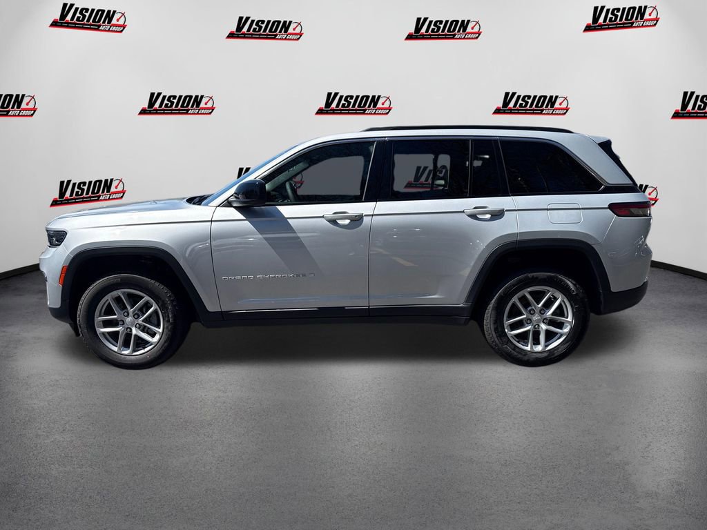 Used 2025 Jeep Grand Cherokee Laredo X w/ Luxury Tech Group I AWD/4WD image 8