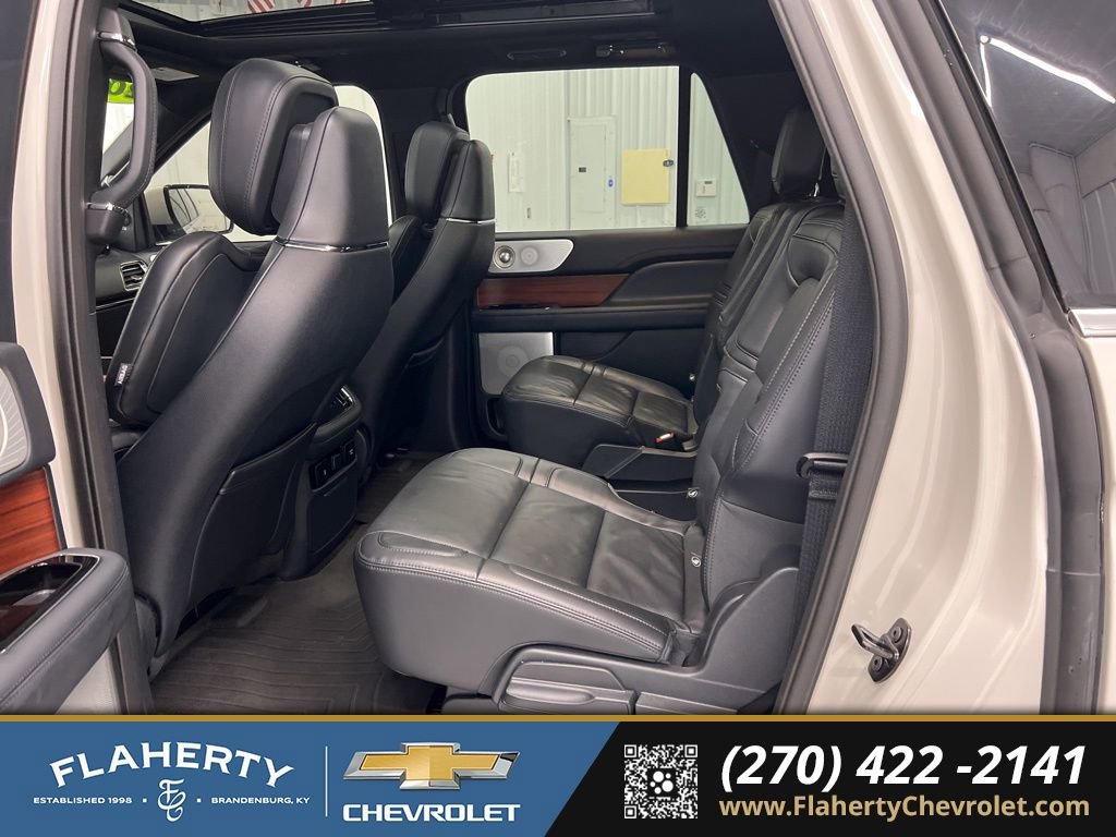 Used 2024 Lincoln Navigator L Reserve image 11