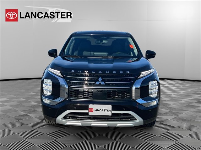 Used 2024 Mitsubishi Outlander SE image 2