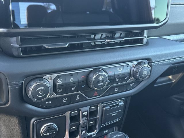 Used 2026 Jeep Gladiator Mojave w/ Steel Bumper Group AWD/4WD image 29