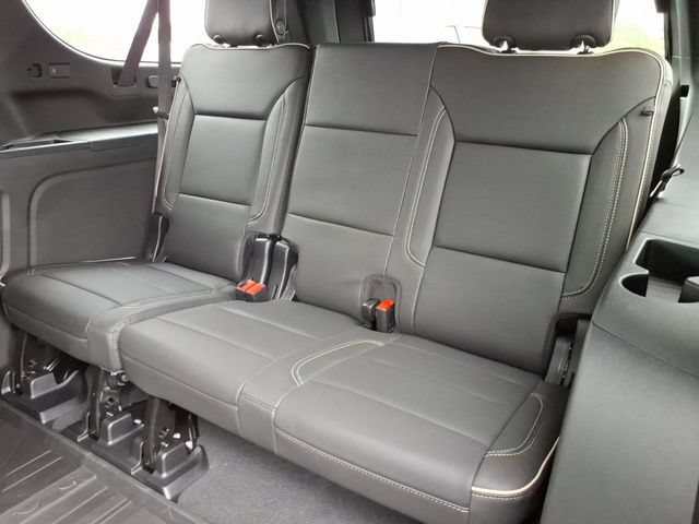 New 2026 Chevrolet Suburban Premier w/ Sun And Tow Package AWD/4WD image 11