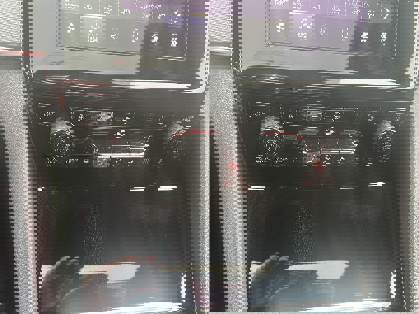 New 2025 Jeep Grand Cherokee L Altitude image 18