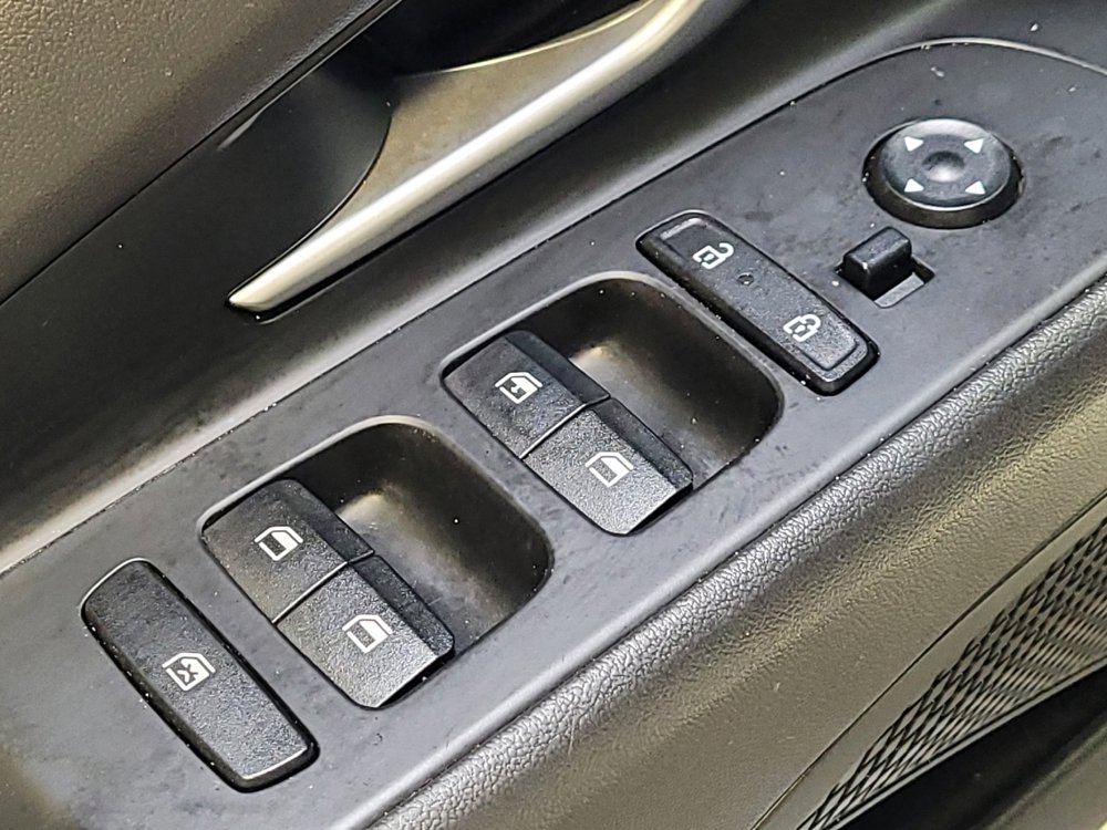 Used 2024 Hyundai Elantra SE image 27