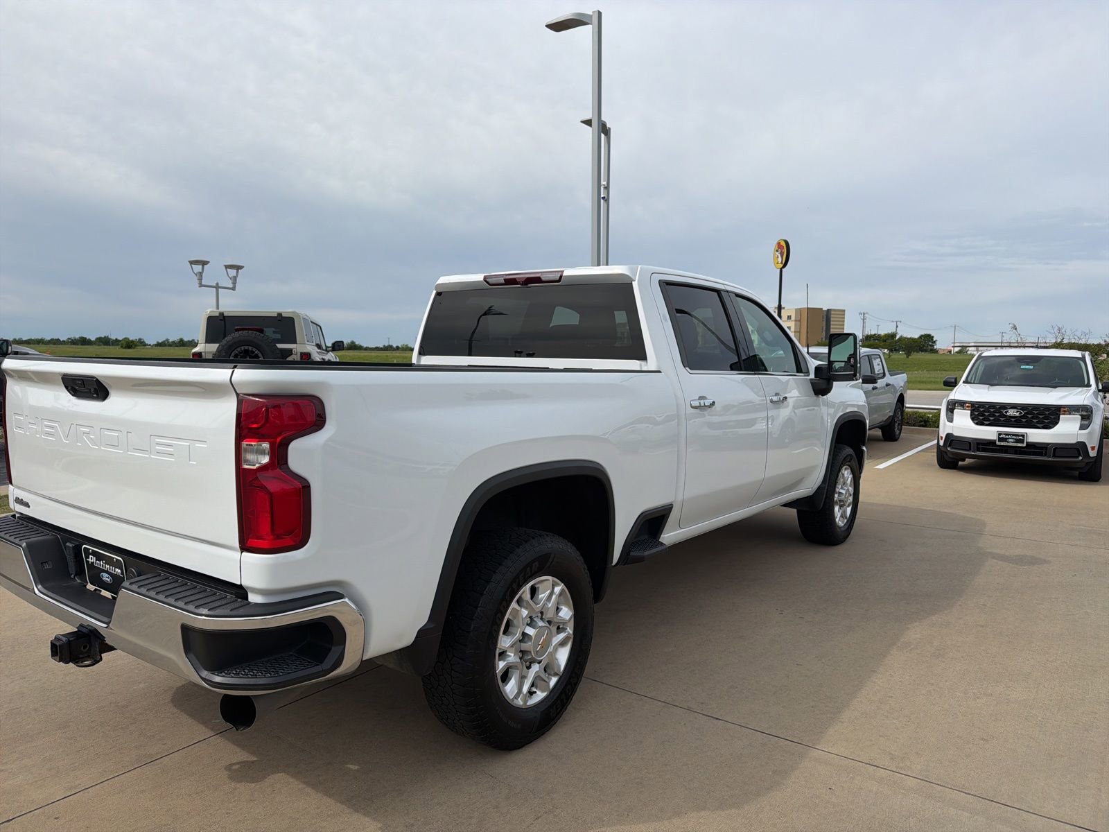 Used 2023 Chevrolet Silverado 2500 LTZ w/ Gooseneck/5TH Wheel Package AWD/4WD image 6