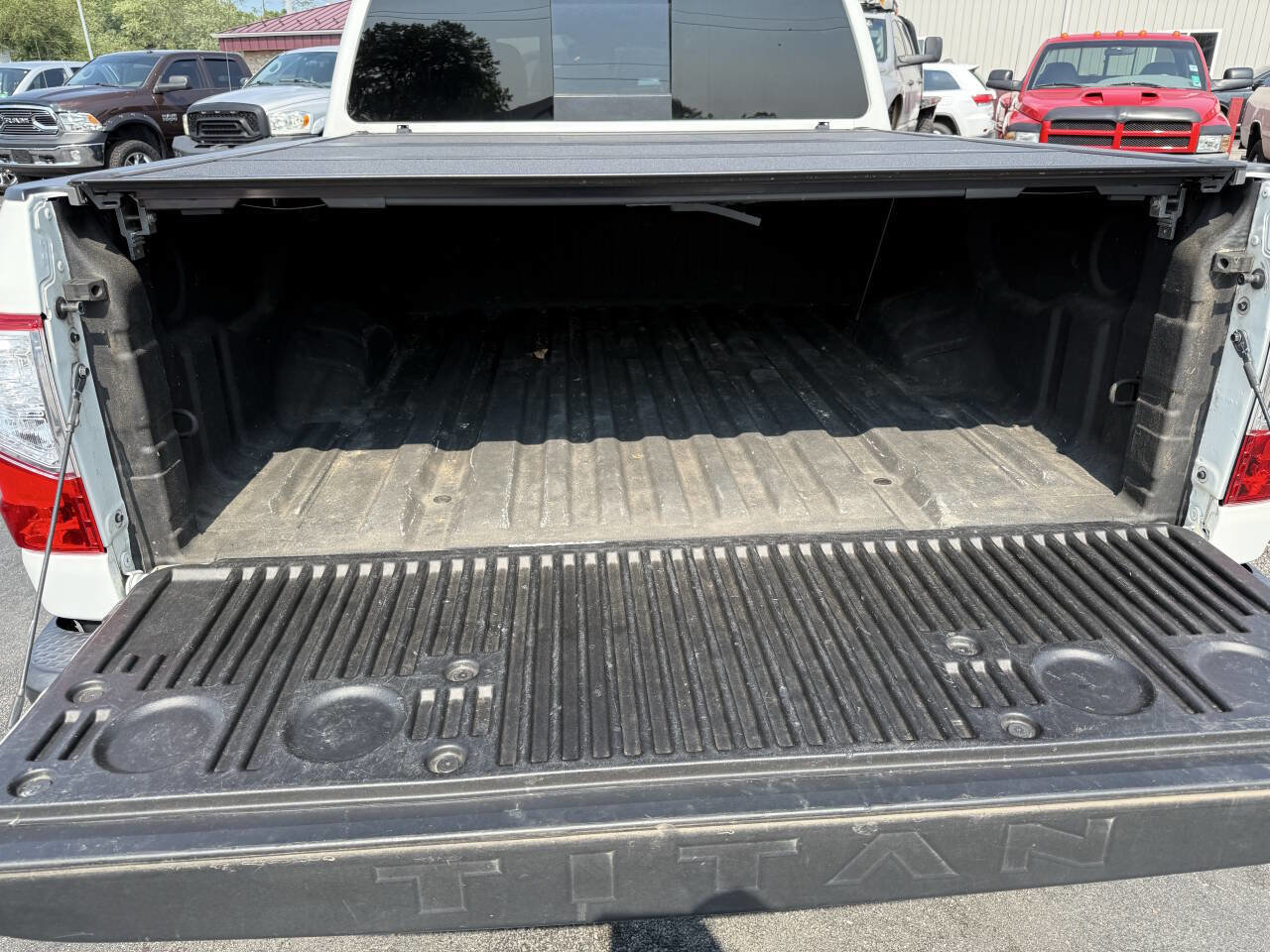 Used 2018 Nissan Titan PRO-4X image 5