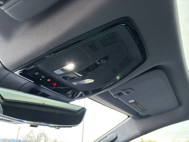 Used 2025 Cadillac Optiq Sport 2 image 28