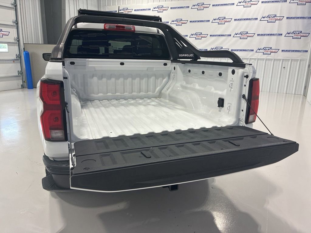 New 2025 Chevrolet Colorado Z71 w/ Midnight Edition AWD/4WD image 8