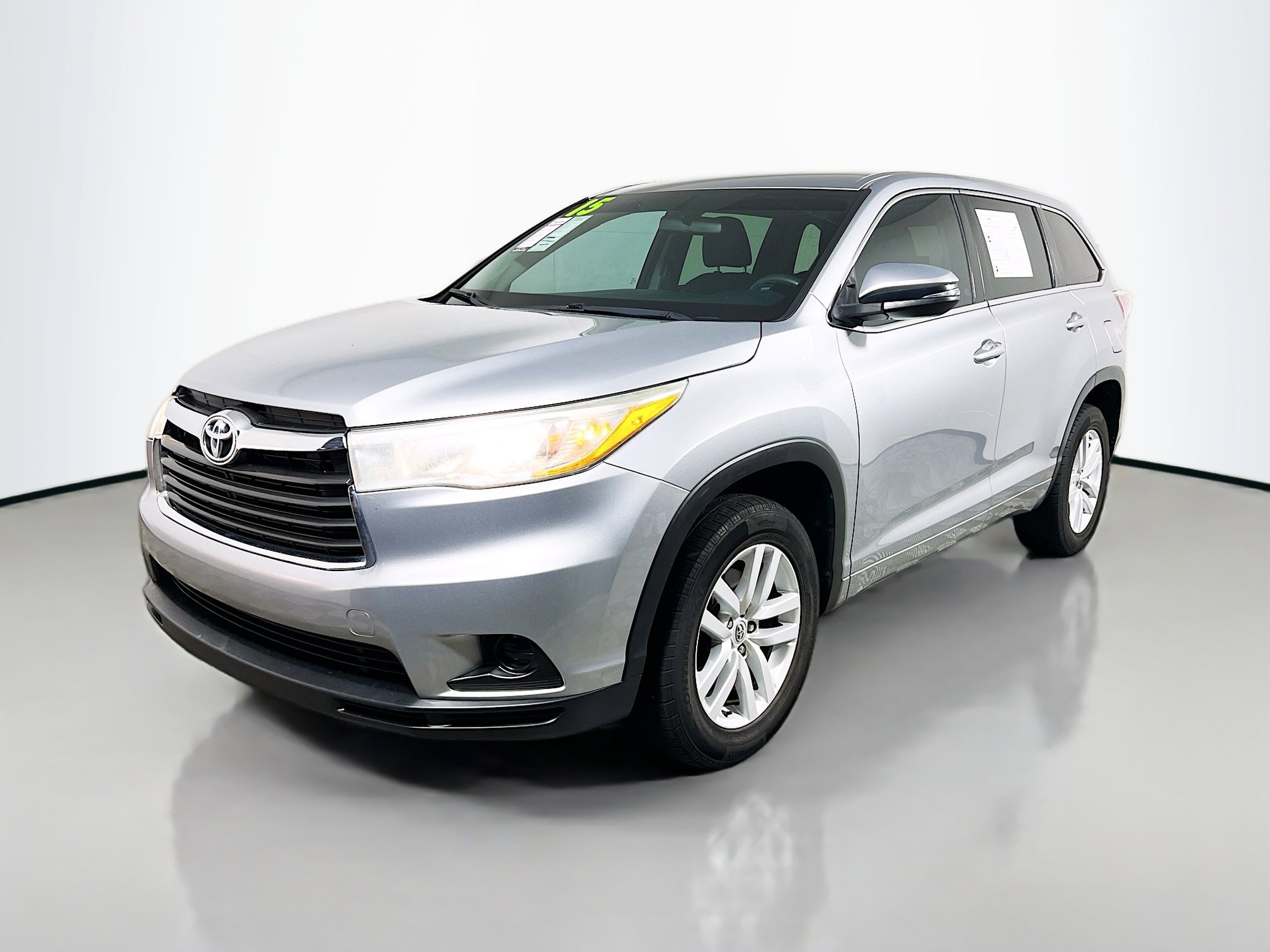 Used 2015 Toyota Highlander LE FWD image 10