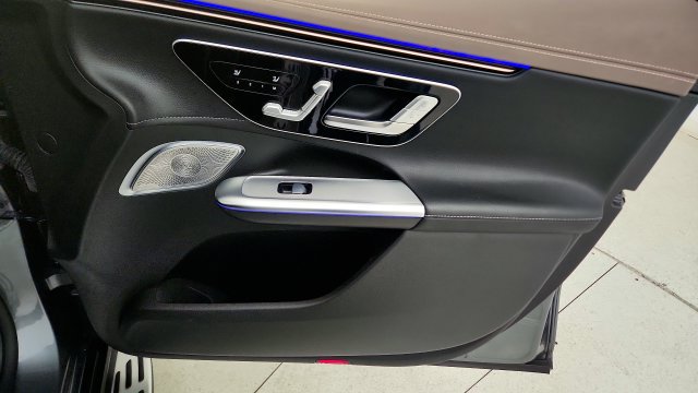 Used 2023 Mercedes-Benz EQE 350+ SUV w/ Exclusive Trim Package image 41